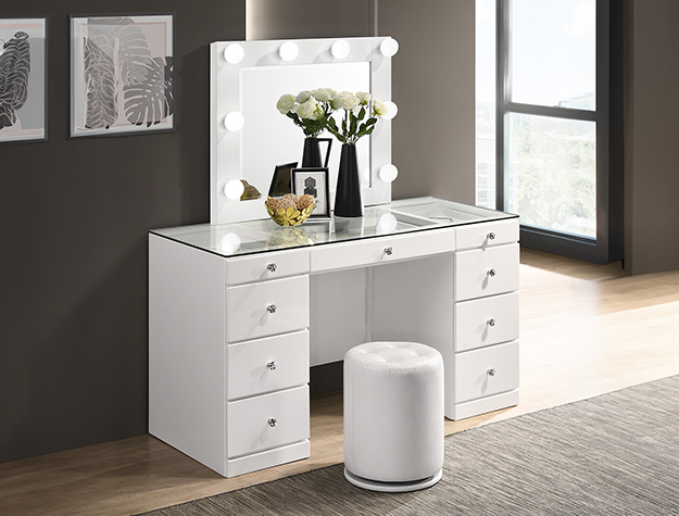 Avery/luxo Vanity